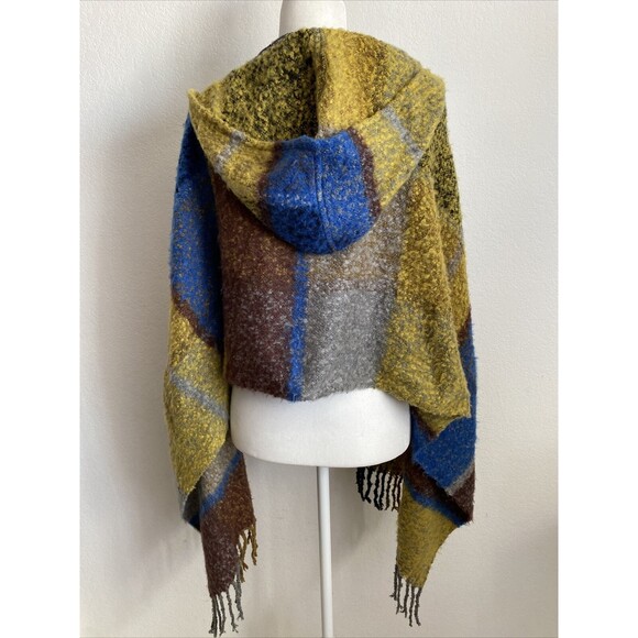 NWT Coco & Carmen Shawl Multi-Color Plaid Soft Fringed Crop Hooded Wrap OS - Picture 2 of 7